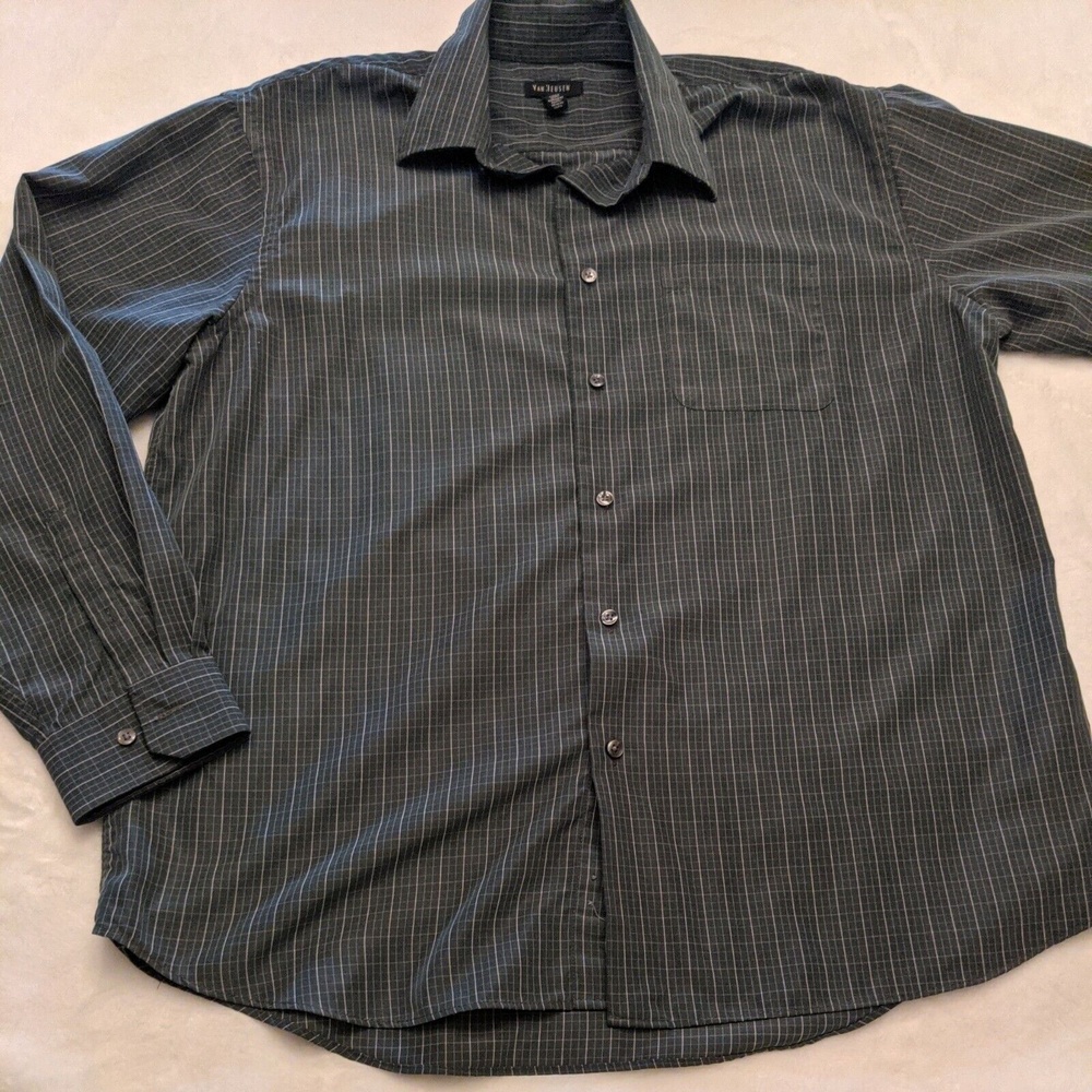 Van Heusen Mens Button Up Shirt Size L Gray Plaid Long Sleeve 16-16.5 In Collar